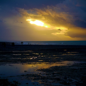 Plage de galets au coucher de soleil - France  - collection de photos clin d'oeil, catégorie paysages